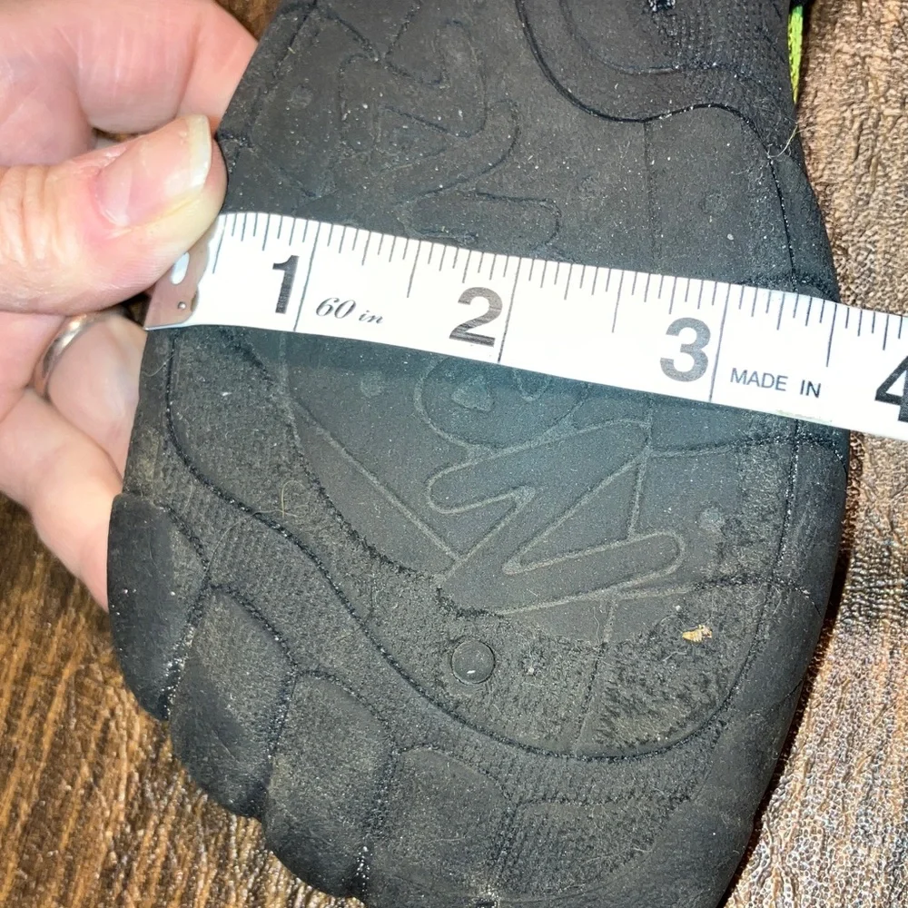 NEWTZ WATER SHOES UNISEX 4/5
